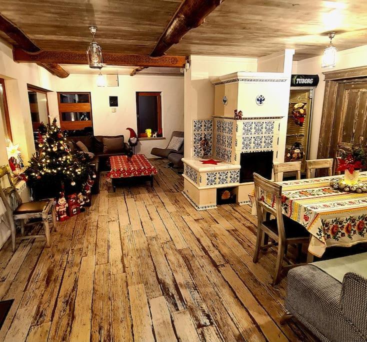 Pensiune Subcrai Cu Centru Spa Zărneşti Exteriér fotografie