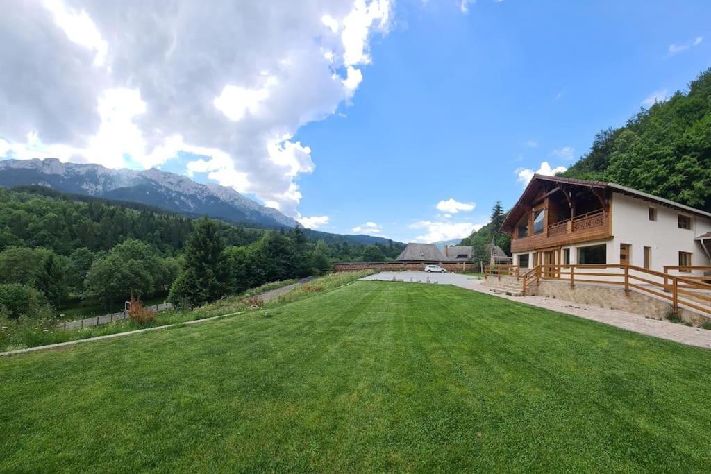 Pensiune Subcrai Cu Centru Spa Zărneşti Exteriér fotografie