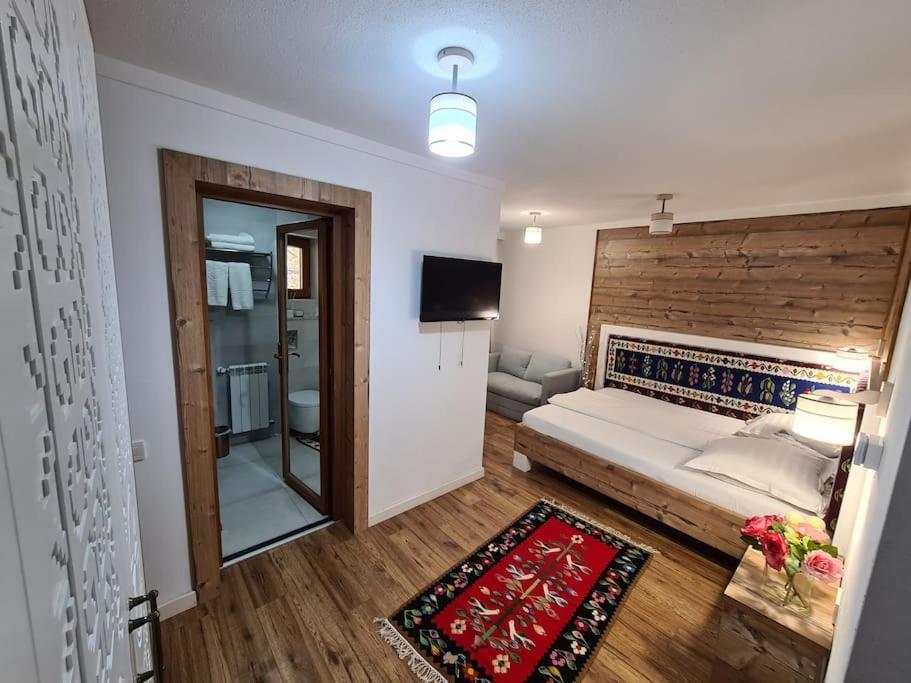 Pensiune Subcrai Cu Centru Spa Zărneşti Exteriér fotografie