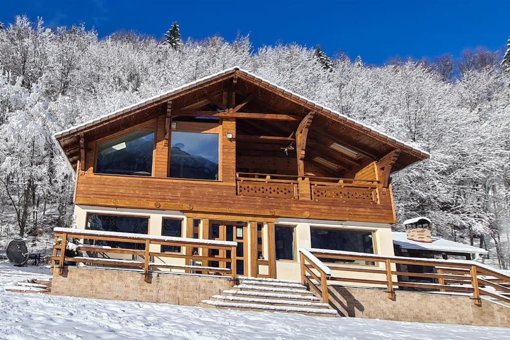 Pensiune Subcrai Cu Centru Spa Zărneşti Exteriér fotografie